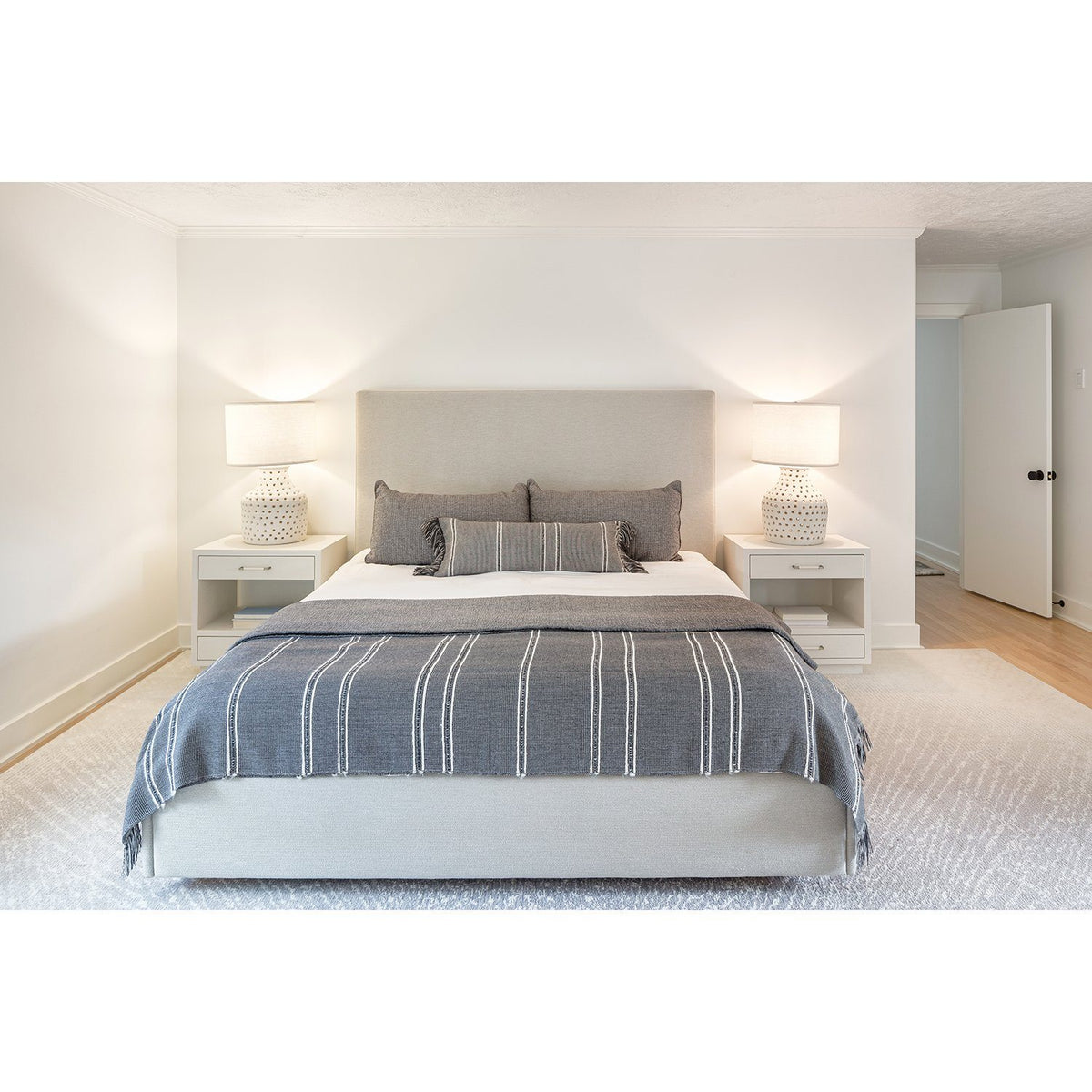 yotomo様　新品　botany whiteおまとめ Jamie Young Contemporary White Textured Ceramic Porous Table Lamp